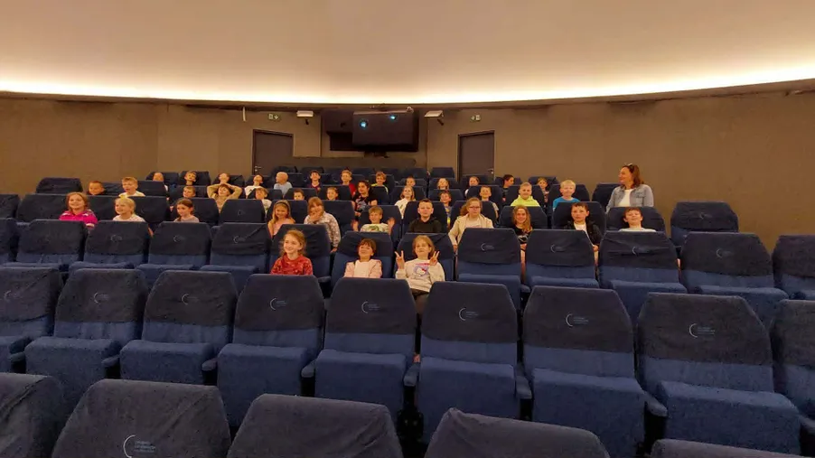 Třeťáci v planetáriu